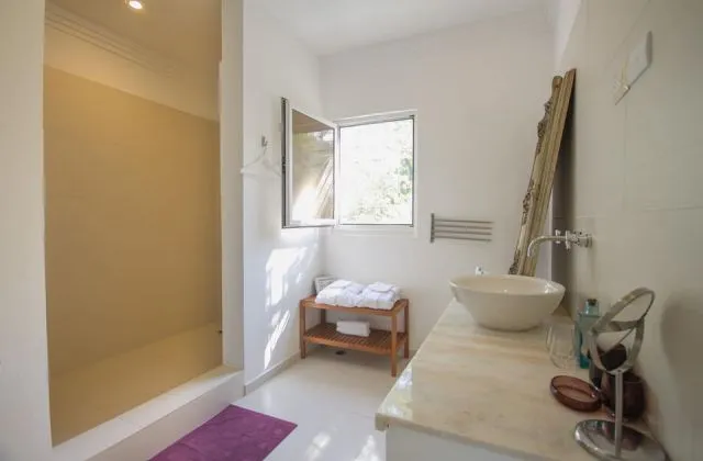 Hotel Casa Veintiuno salle de bain avec douche